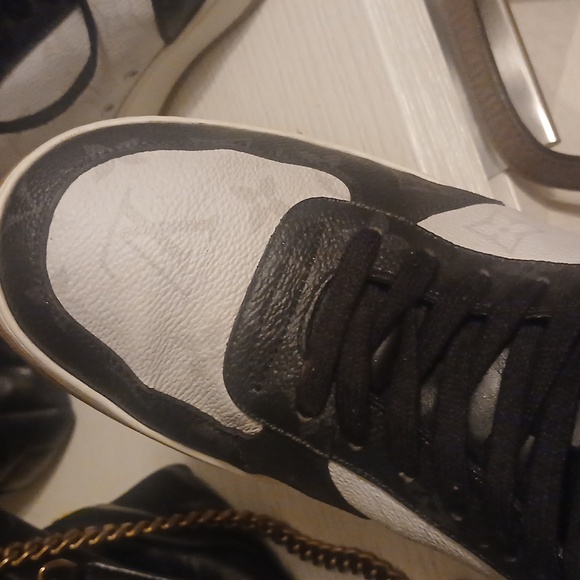 Louis Vuitton Monochrome Men's Sneakers - Picture 1 of 11